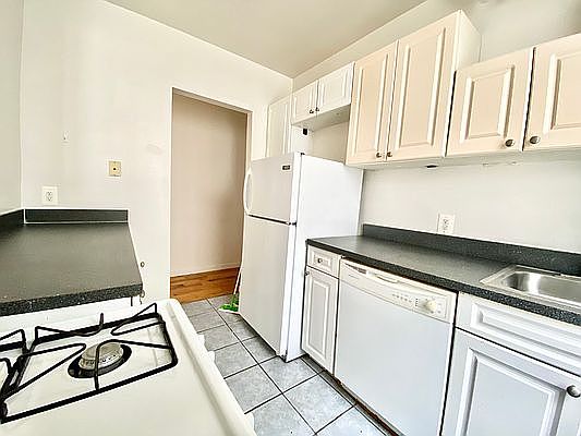 3rd image of 412 W 129th St APT 20