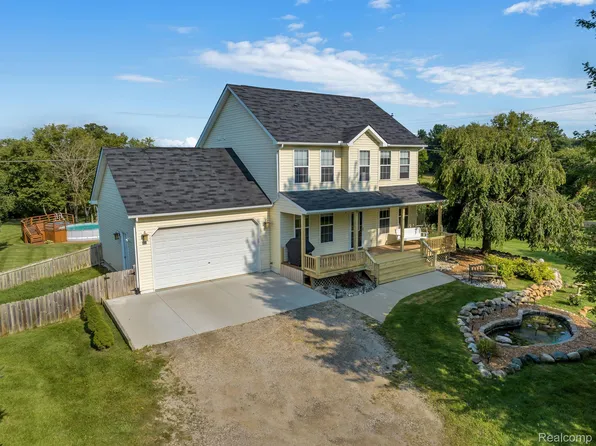 5389 Bentley Lake Rd, Howell, MI 48843