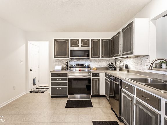 4th image of 6119 Green Glade Dr