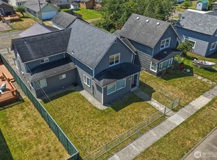 1120 3rd St, Cosmopolis, WA 98537