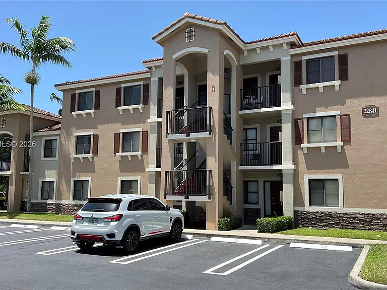 22841 SW 88th Pl #301 — Photo 1