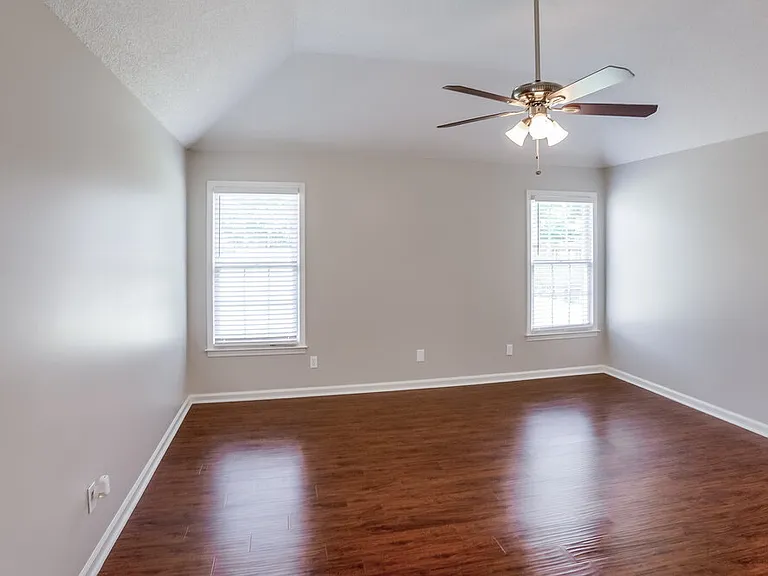 4378 Bunker Hill Dr — Photo 10