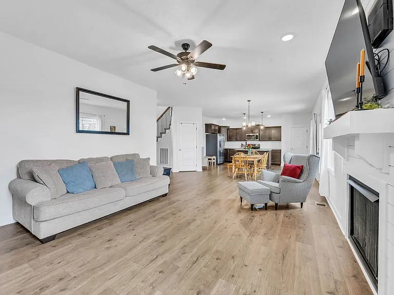 2023 Ireland Way — Photo 11