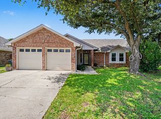 6852 Megan Ln, North Richland Hills, TX 76182