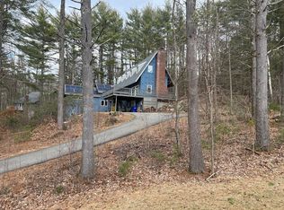 10 Bray Ct, Pelham, MA 01002