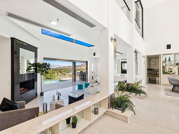 4th image of 2340 W Cantina Way