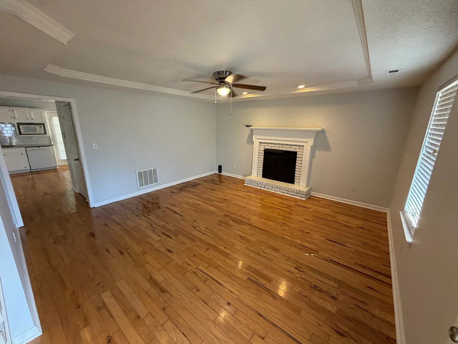 2 bed, 1.5 bath, 1514 sqft, $1,750 — Photo 2