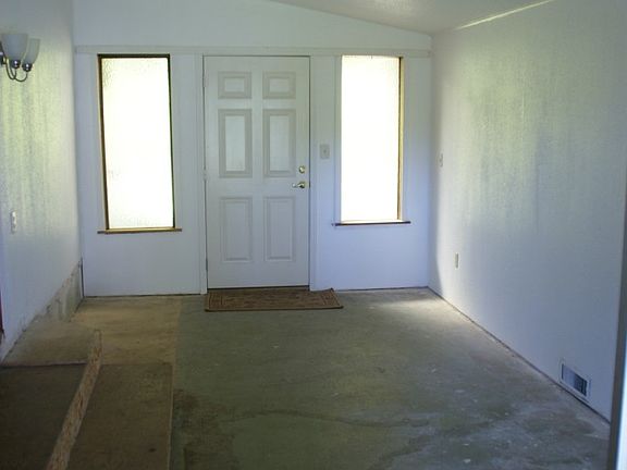 4th image of 422 Logger Dr SE