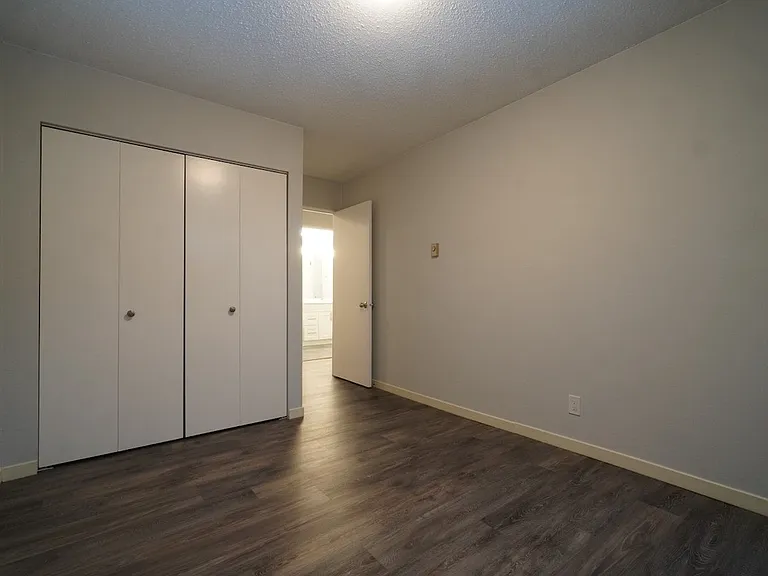 625 Constance Ave — Photo 6