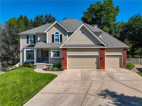 6034 N Elmwood Ct, Gladstone, MO 64119