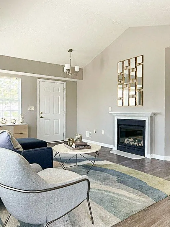 Waterview Townhouse Apartments — Photo 2