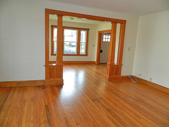 4th image of 191 Bradley Avenue