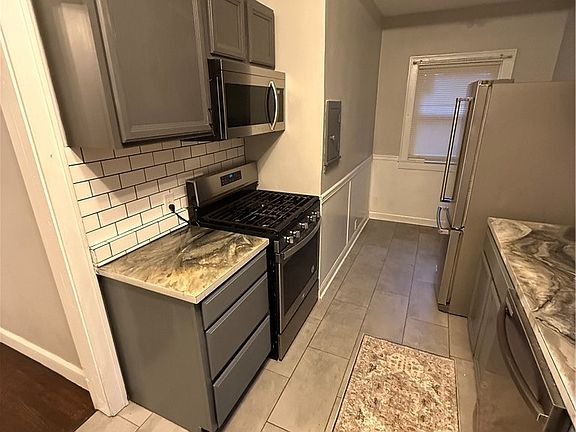 3rd image of 3435 Hopkins Rd