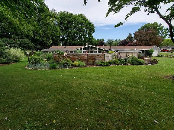4th image of 5703 Brewster Ln