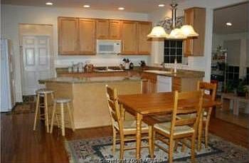 3rd image of 754 Hardy Ct NE