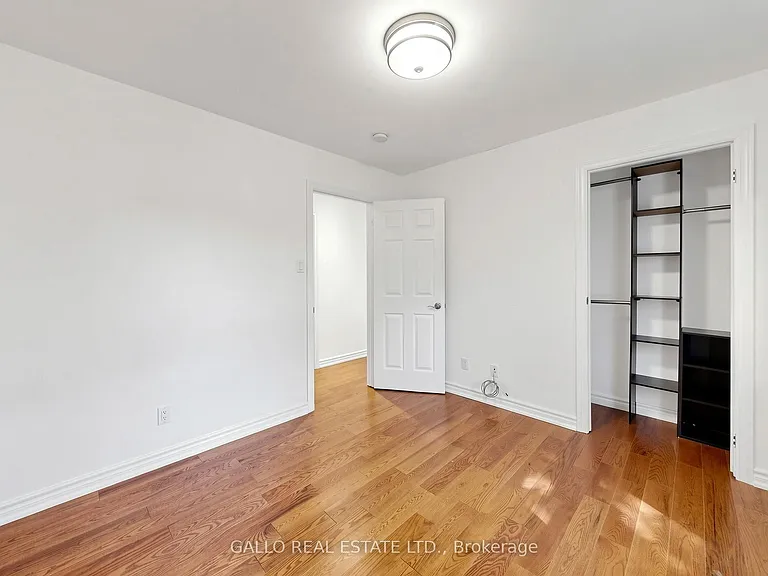 32 Elmvale Blvd — Photo 15