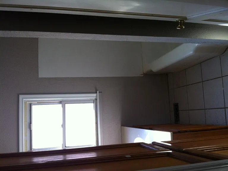 2445 S Sandusky Ave — Photo 2
