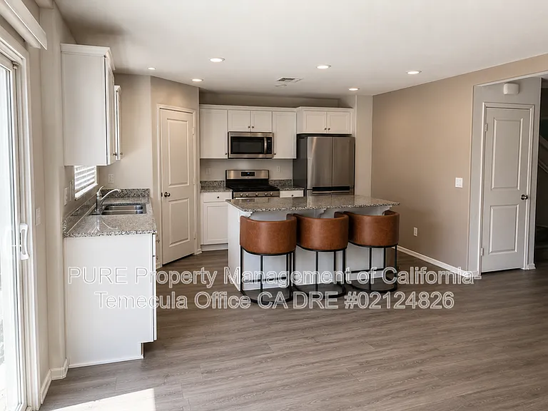 1243 Justice Pl — Photo 3