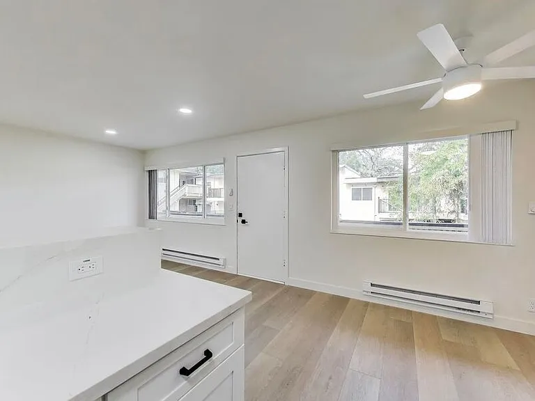 698 N Santa Cruz Avenue — Photo 12