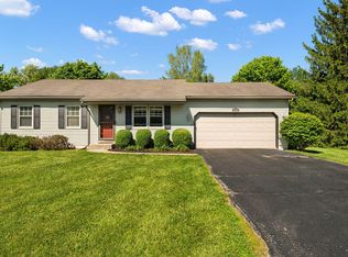 2156 Saint Joseph Ln, Valparaiso, IN 46385