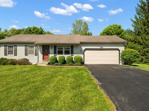 2156 Saint Joseph Ln, Valparaiso, IN 46385