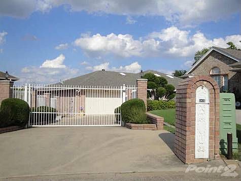 1st image of 8416 Golf Club Cir