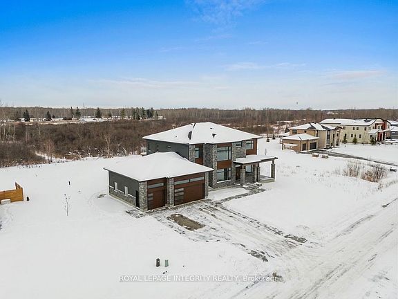 5th image of 671 Ballycastle Cres