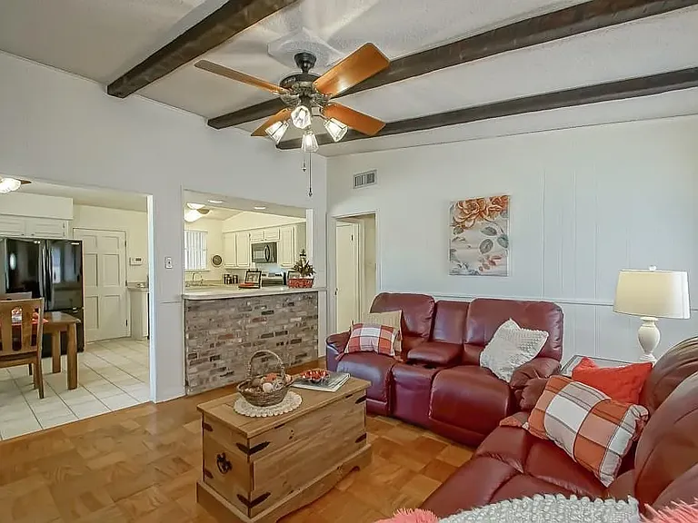 9817 Martha Ln — Photo 13