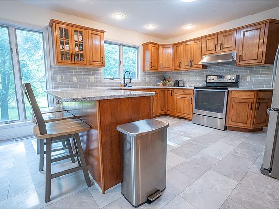 3rd image of 1938 185th St