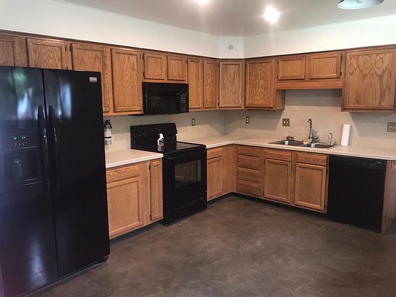 3rd image of 10165 Elmhurst Dr NW