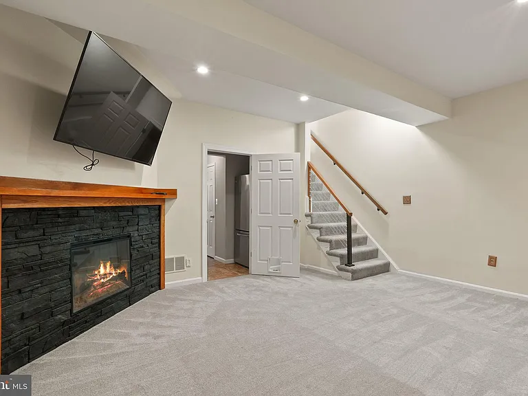 3848 Brighton Ct — Photo 24