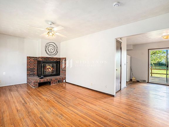 2nd image of 1121 Kingston Ave