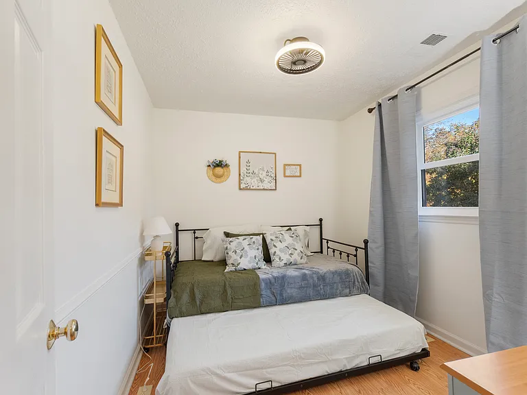404 E Concord St #A — Photo 24