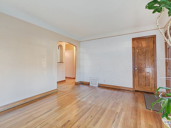 3rd image of 4607 Sheridan Ave N