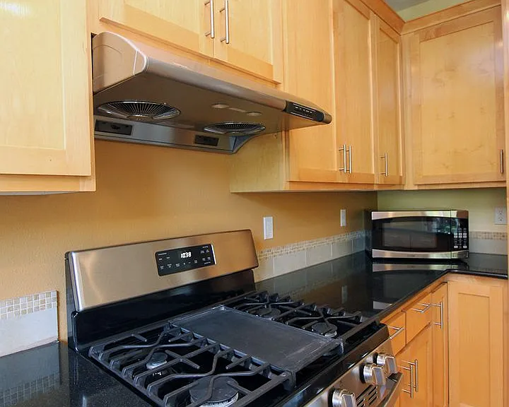9946 NW Taylor St — Photo 11