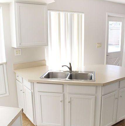 4th image of 3721 S Dennis Dr #1