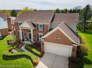 1699 Devonwood Dr, Rochester Hills, MI 48306