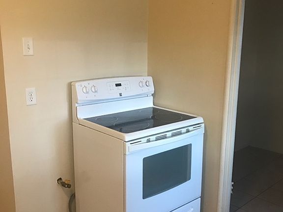5th image of 117 E Terrace Dr
