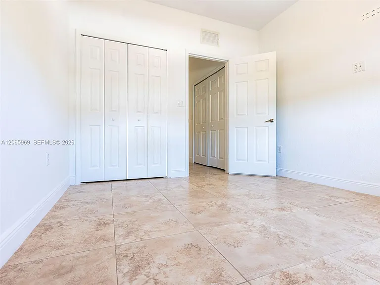 11406 NW 76th Ter #11406 — Photo 24