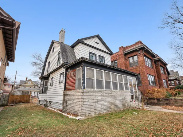 1060 Marshall Ave, Saint Paul, MN 55104
