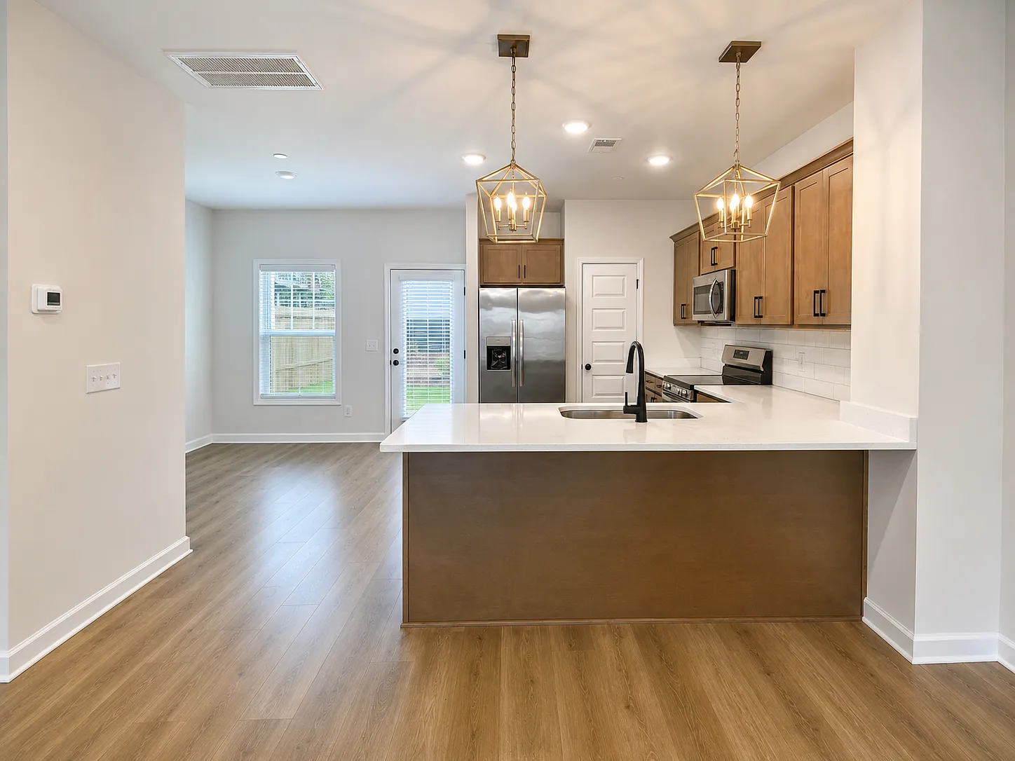 2 bed, 2.5 bath, 1214 sqft, $1,800 — Photo 3