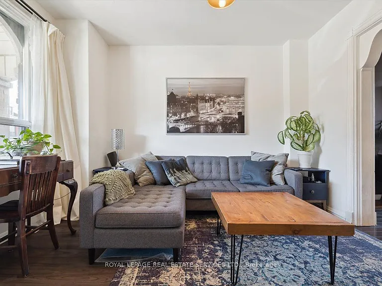 28 Saint Matthews Ave — Photo 8