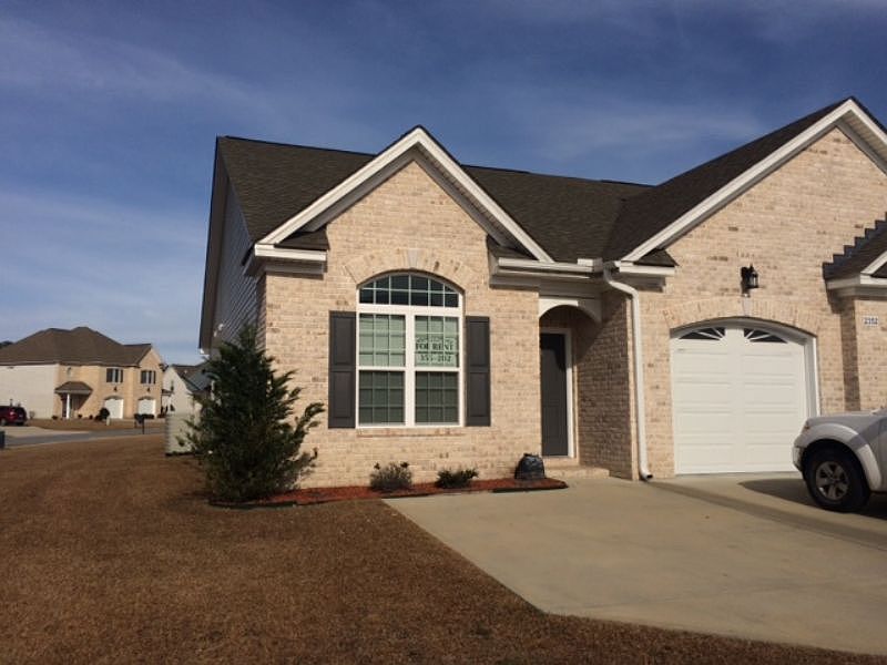 1st image of 2352 A Dovedale Dr