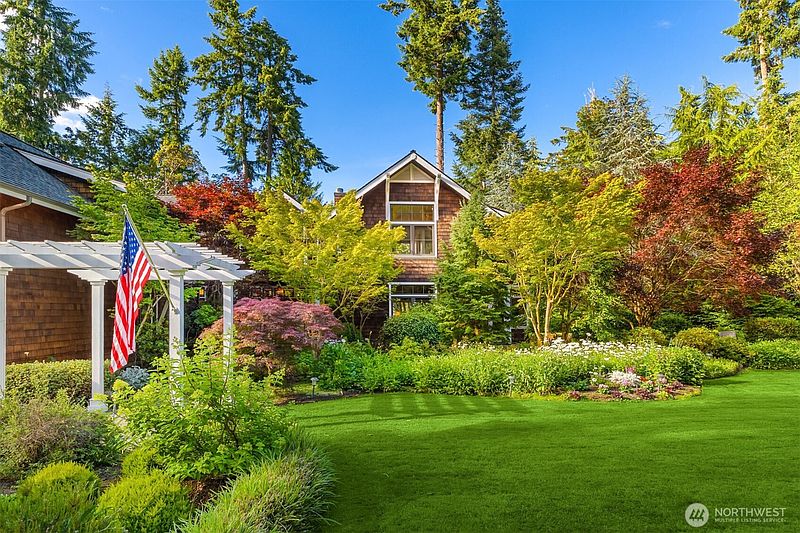 4th image of 10374 NE Country Club Road