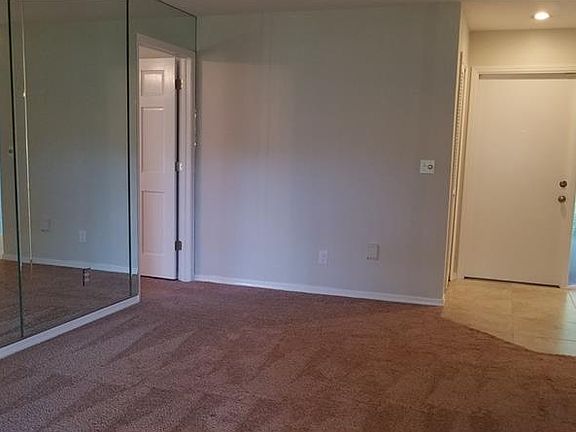 3rd image of 1657 Macdonnell Ct