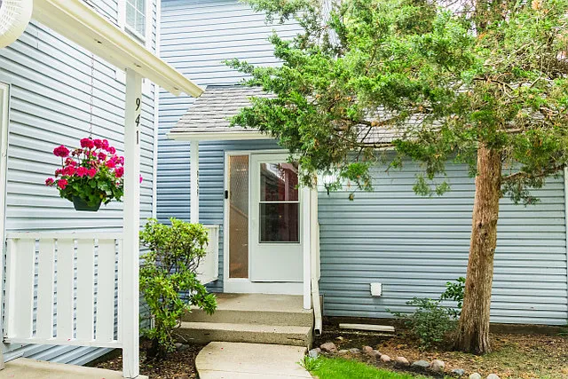 939 Chase Ct — Photo 1
