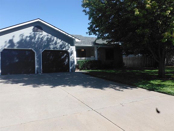 2nd image of 2704 Brandon Ln