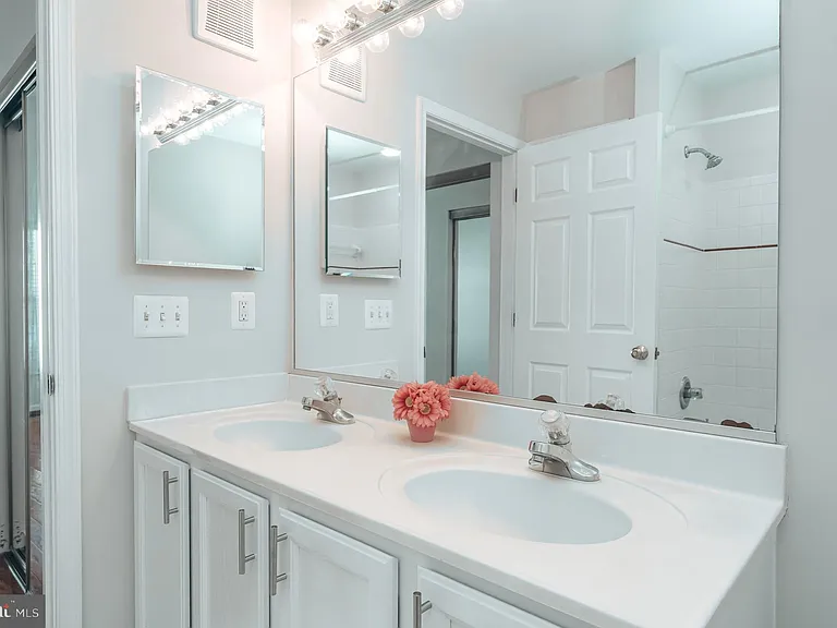 6607 Netties Ln #1601 — Photo 14