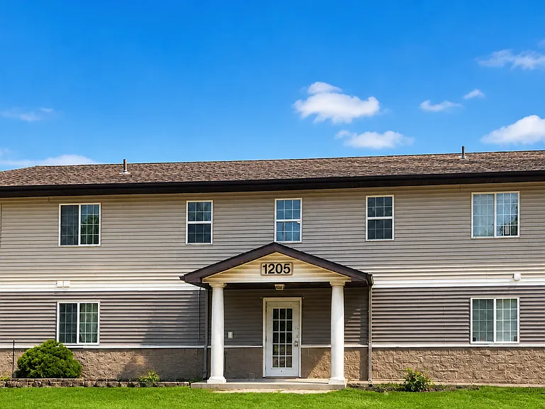 Lake Ripley Apartments — Photo 18