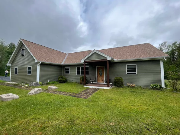 195 Spruce Lane, Hyde Park, VT 05655